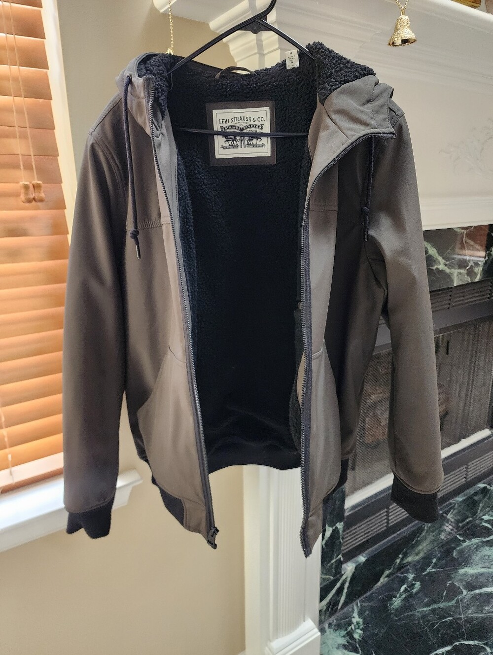 Levi's Men's Olive Green Softshell Hooded Jacket with Black Sherpa Lining Sz M